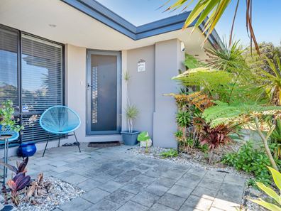 5 Marsdenia Road, Halls Head WA 6210