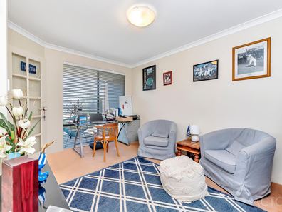 5 Marsdenia Road, Halls Head WA 6210