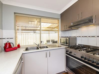 9 Lille Lane, Port Kennedy WA 6172