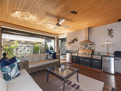 4 Arklow Glen, Canning Vale WA 6155