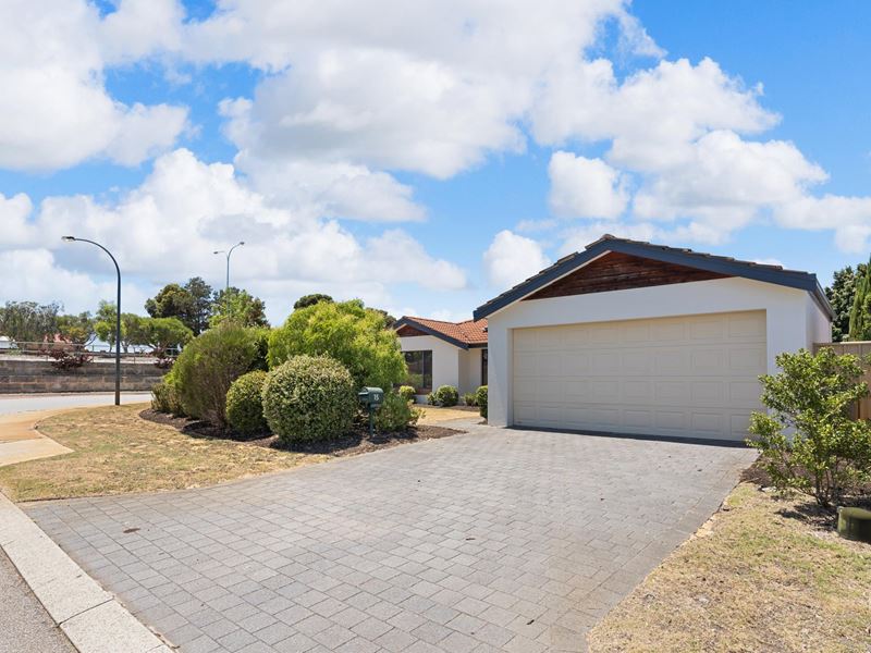15 Levis Drive, Canning Vale WA 6155