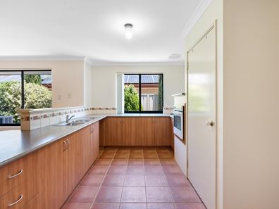 15 Levis Drive, Canning Vale WA 6155