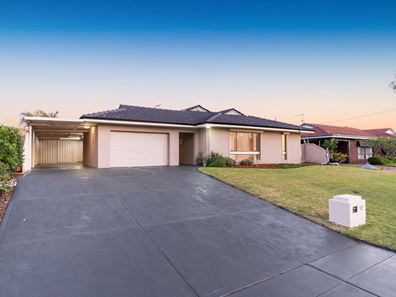 32 Risley Way, Carine WA 6020