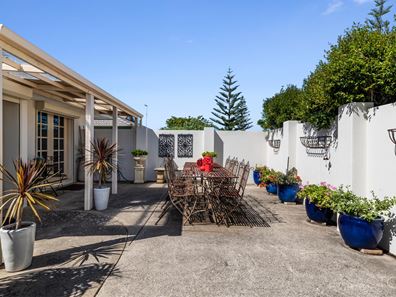109 Peelwood Parade, Halls Head WA 6210