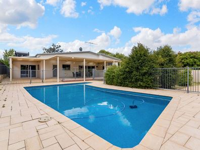 16 Hannaby Street, Dianella WA 6059