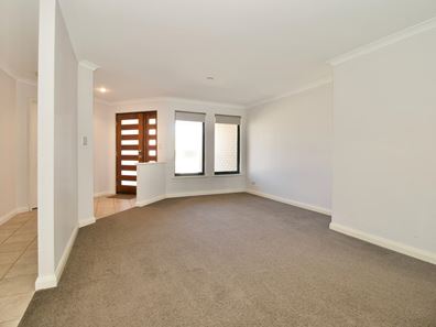 24 Bluefields Parkway, Port Kennedy WA 6172