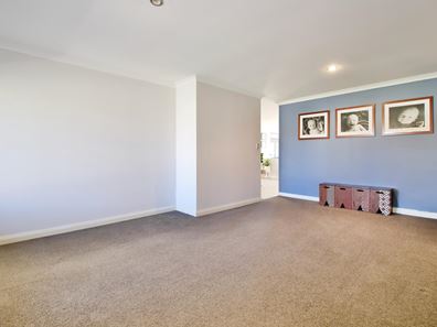 24 Bluefields Parkway, Port Kennedy WA 6172