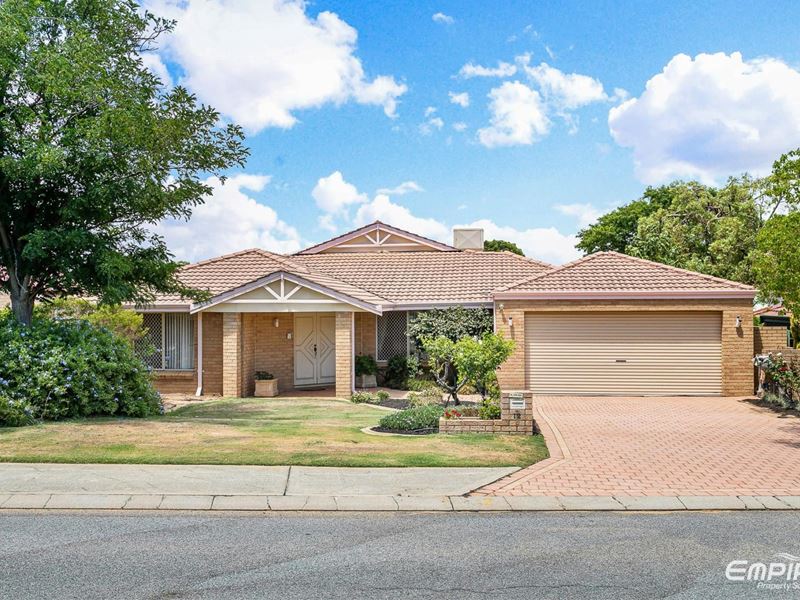 12 Marshwood Retreat, Bibra Lake