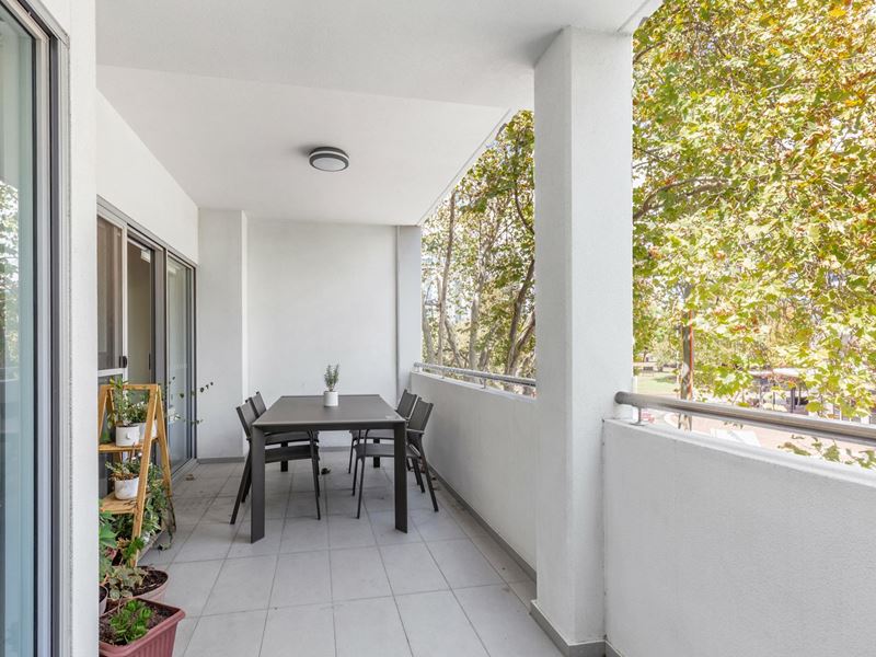3/180 Stirling Street, Perth