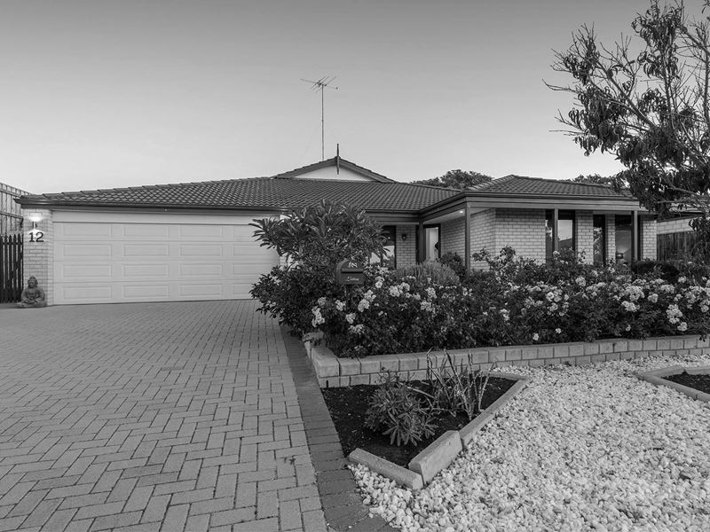 12 Waratah Circle, Halls Head