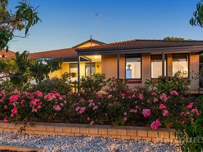 12 Waratah Circle, Halls Head WA 6210