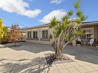 31 Oliver Street, Dianella WA 6059