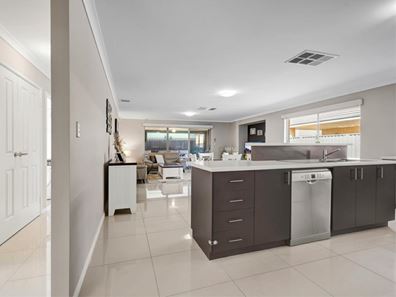 81 Barnevelder Bend, Southern River WA 6110
