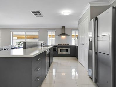 81 Barnevelder Bend, Southern River WA 6110