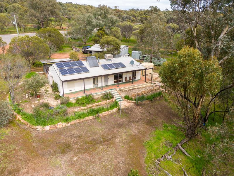 24 Pensioner Rd, West Toodyay WA 6566