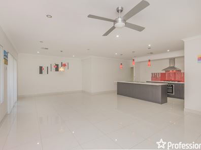 33 Kalanchoe Approach, Seville Grove WA 6112
