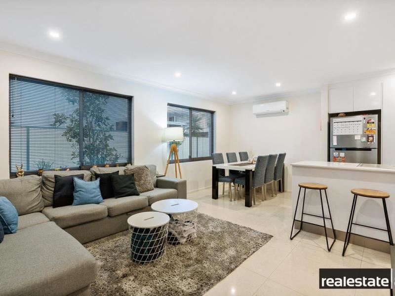 2/379 Daly Street, Cloverdale
