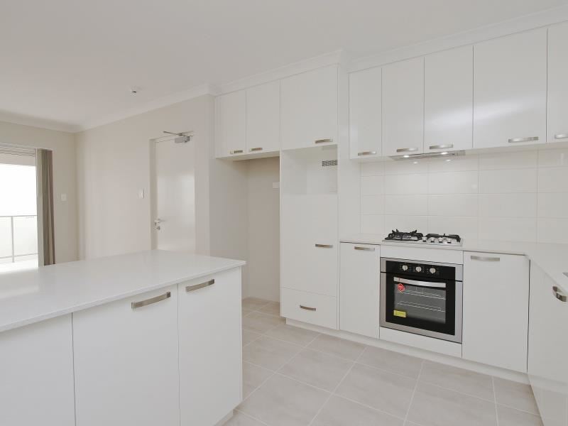 8/2 Wallace Street, Belmont