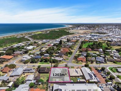 16 Tangadee Road, Golden Bay WA 6174