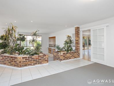 16 Tangadee Road, Golden Bay WA 6174