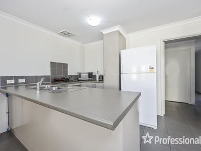 3/6 Chipping Crescent, Butler WA 6036