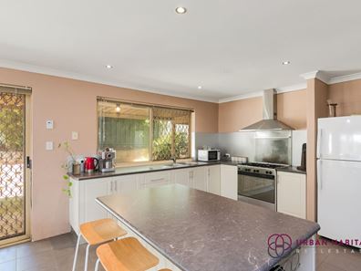 21 Chipper View, Parmelia WA 6167