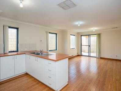 4/126 Wheatley Street, Gosnells WA 6110