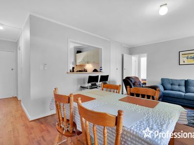 1/2 Benjamin Street, Armadale WA 6112