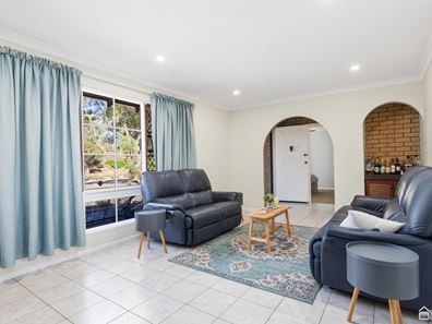 12 Sherwood Court, Armadale WA 6112