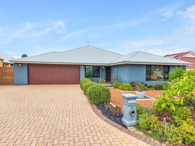 8 Petworth Drive, The Vines