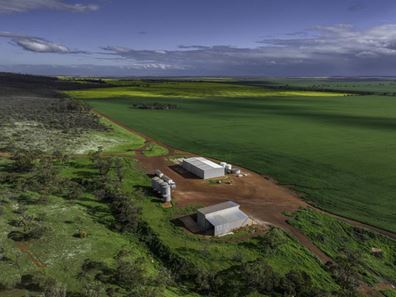 Lake Hinds  Road North, Wongan Hills WA 6603