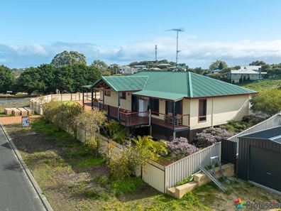 2 Beachcast Close, Preston Beach WA 6215