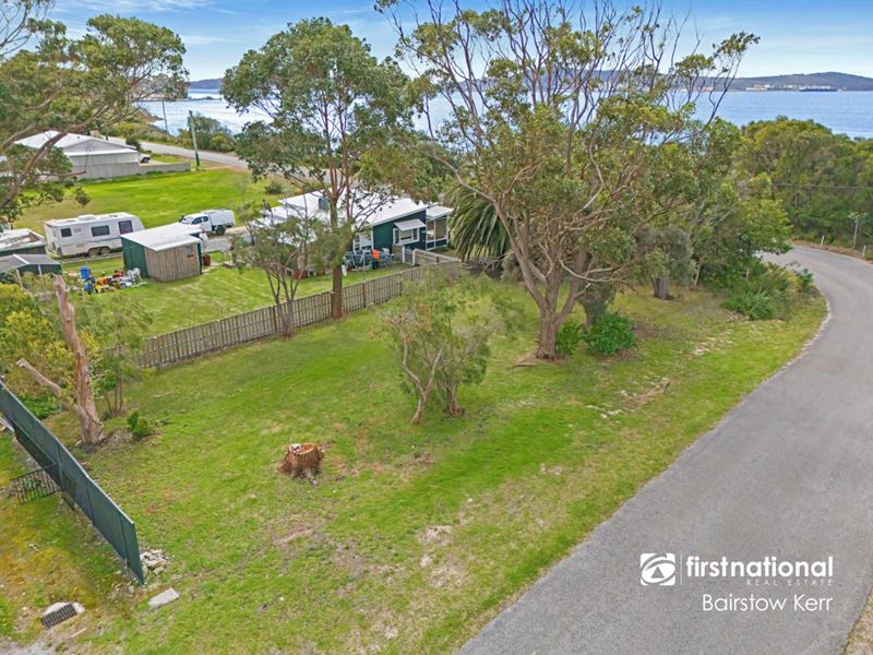 18 Harbour Esplanade, Little Grove