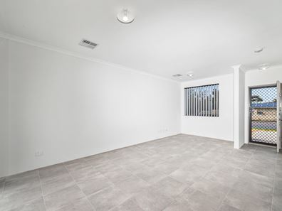 Unit 1-5/344 Wharf Street, Queens Park WA 6107