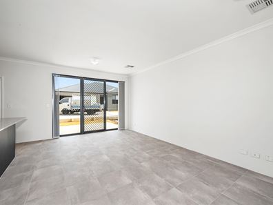 Unit 1-5/344 Wharf Street, Queens Park WA 6107