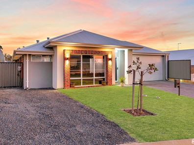 54 Clondyke Drive, Byford WA 6122