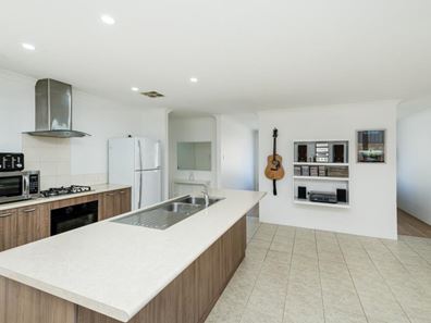 3 Ferndown Corner, Wellard WA 6170