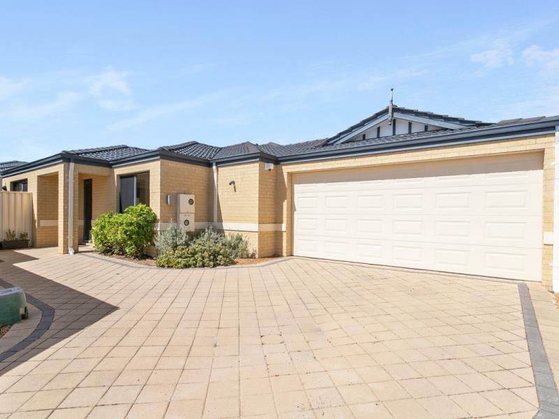 15B Simeon Rise, Pearsall