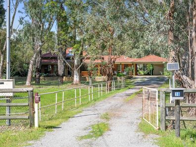 18 Gloaming Way, Darling Downs WA 6122