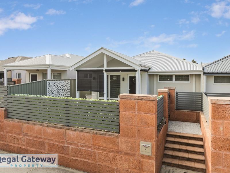 7 Paroo Way, Wandi WA 6167