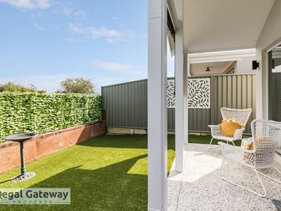 7 Paroo Way, Wandi WA 6167