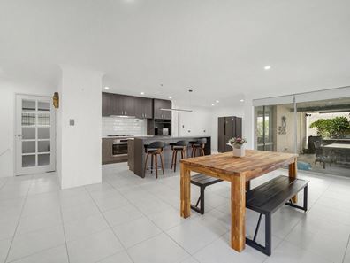 17 Corbridge Avenue, Wellard WA 6170