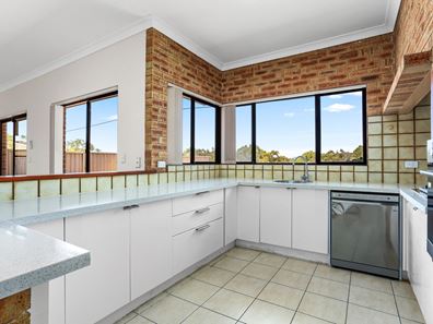 2 Masefield Avenue, North Lake WA 6163