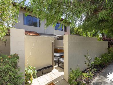4/25 Eric Street, Como WA 6152