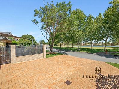 14 Central Park Avenue, Canning Vale WA 6155