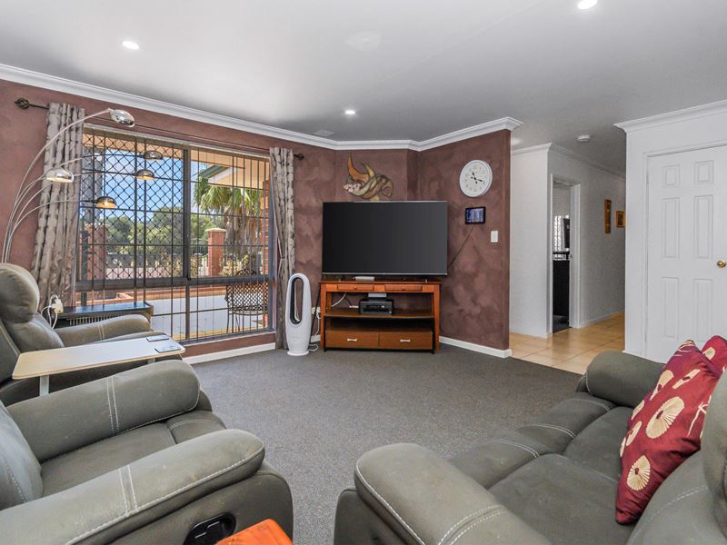 1/22 Swingler Way, Gosnells WA 6110