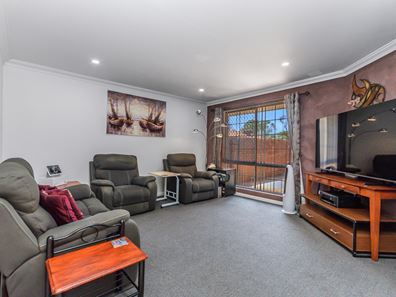 1/22 Swingler Way, Gosnells WA 6110