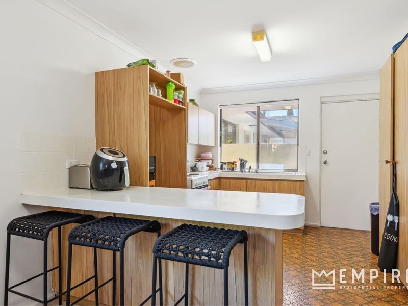 2/5 Kitchener Road, Melville