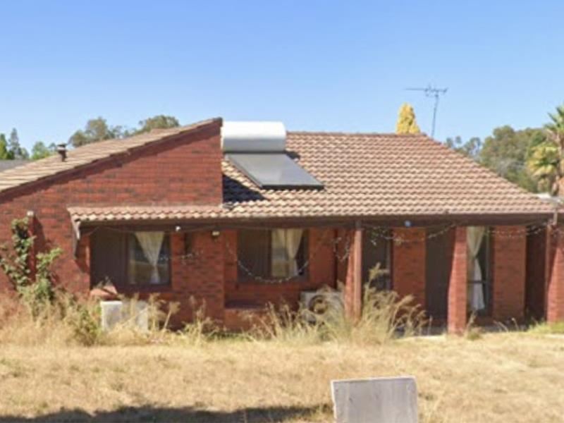 8 Bardsley Avenue, Girrawheen WA 6064
