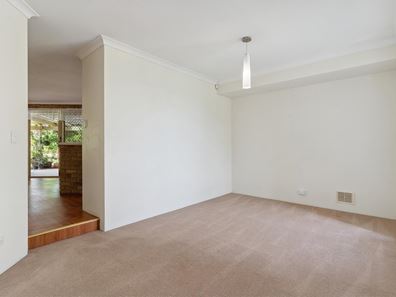 10 Woodbridge Drive, Cooloongup WA 6168